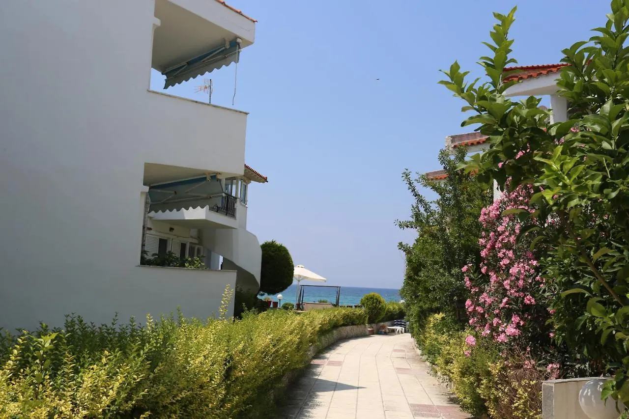 Iris Seafront Apartments Fourka