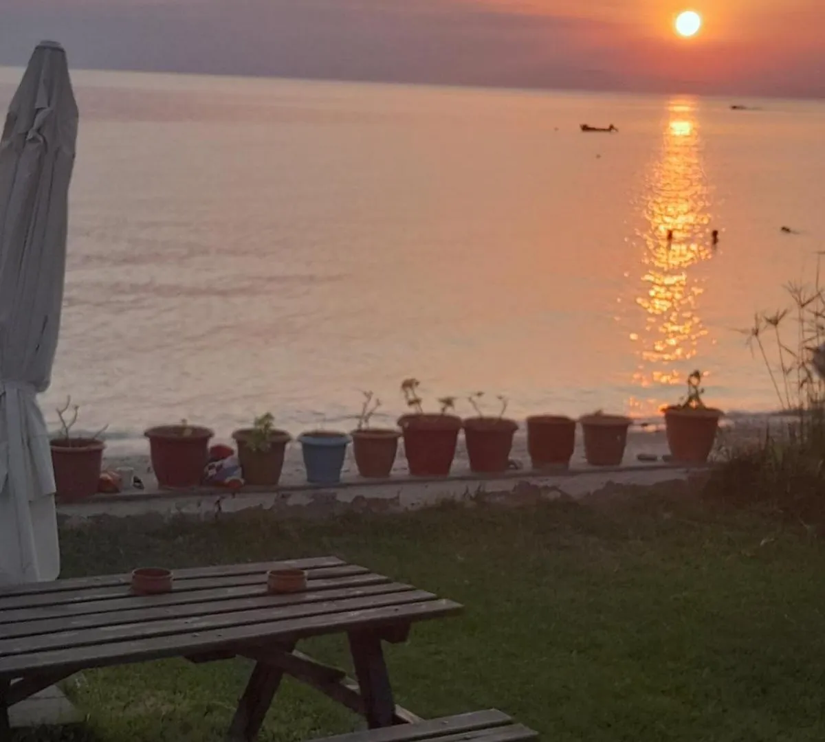 Iris Seafront Apartments Fourka