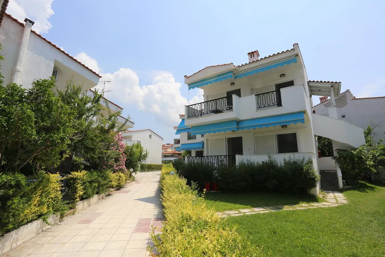 Iris Seafront Apartments Fourka